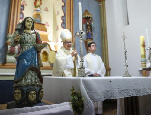 Imagem recuperada de Nossa Senhora do Rosário é devolvida à comunidade em Pará dos Vilelas, Itaguara